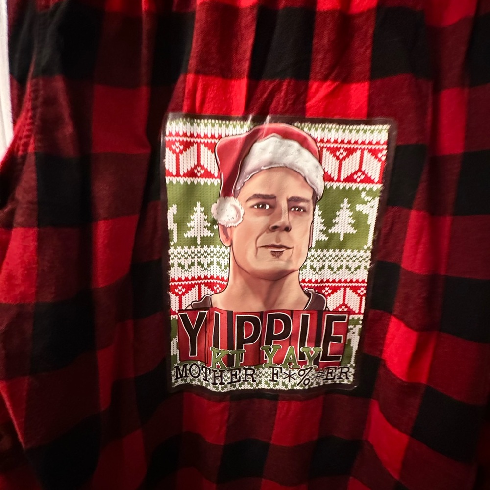 Red and Black Plaid Top Christmas flannel.  Men’s 3XL